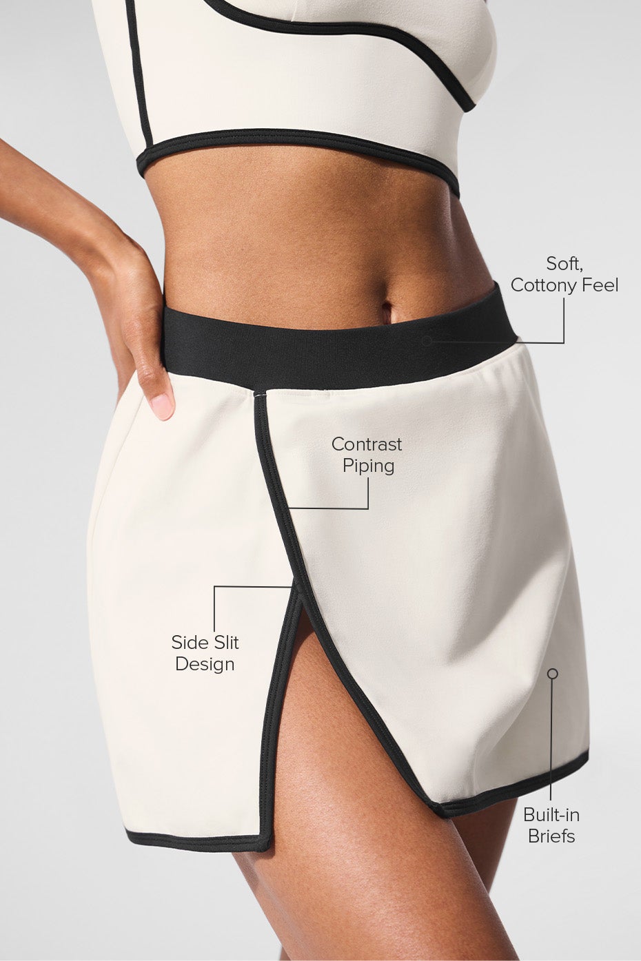 La falda de tenis elegante sin costuras
